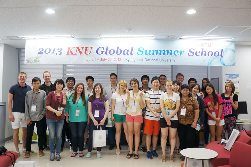 2013 KNU Global Summer School Orientation 관련 이미지입니다